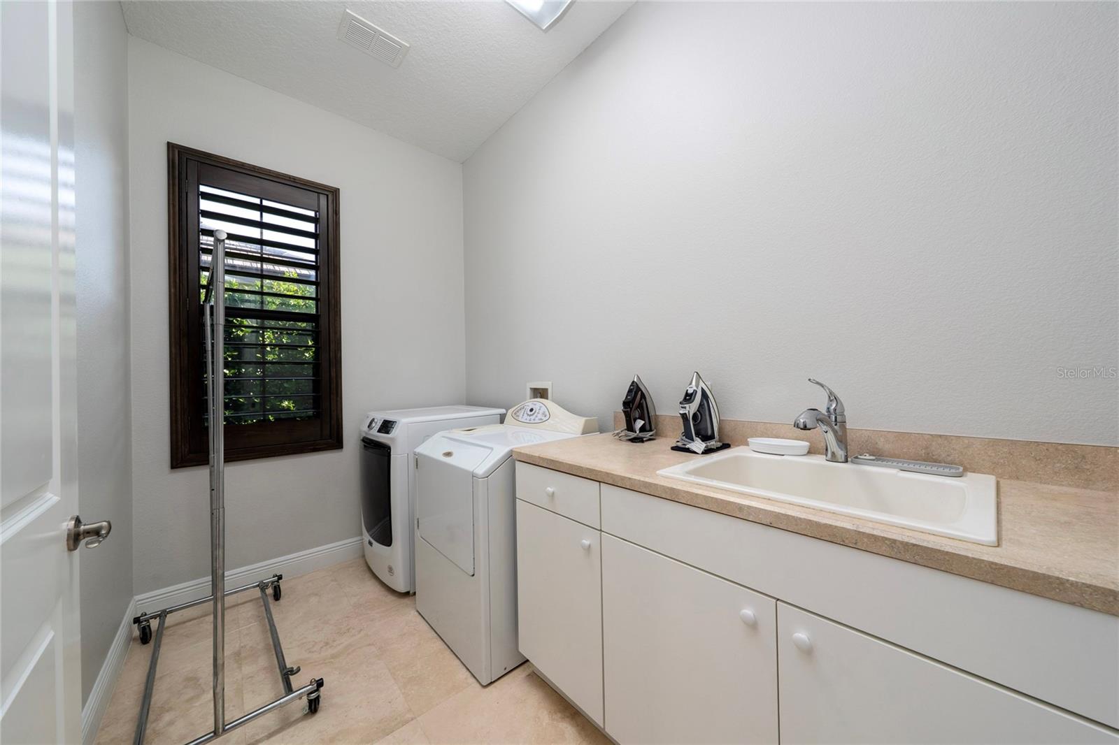 Image 17 of 51 For 6222 Lecco Way