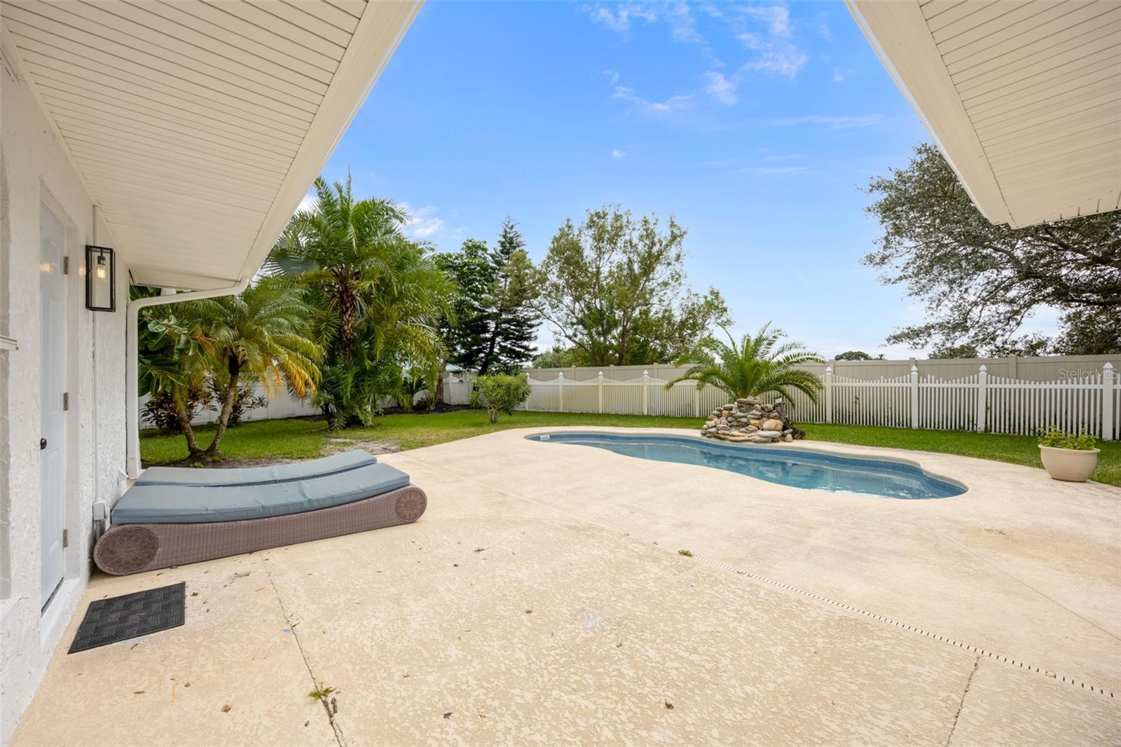 Image 25 of 26 For 914 Waialae Circle Ne