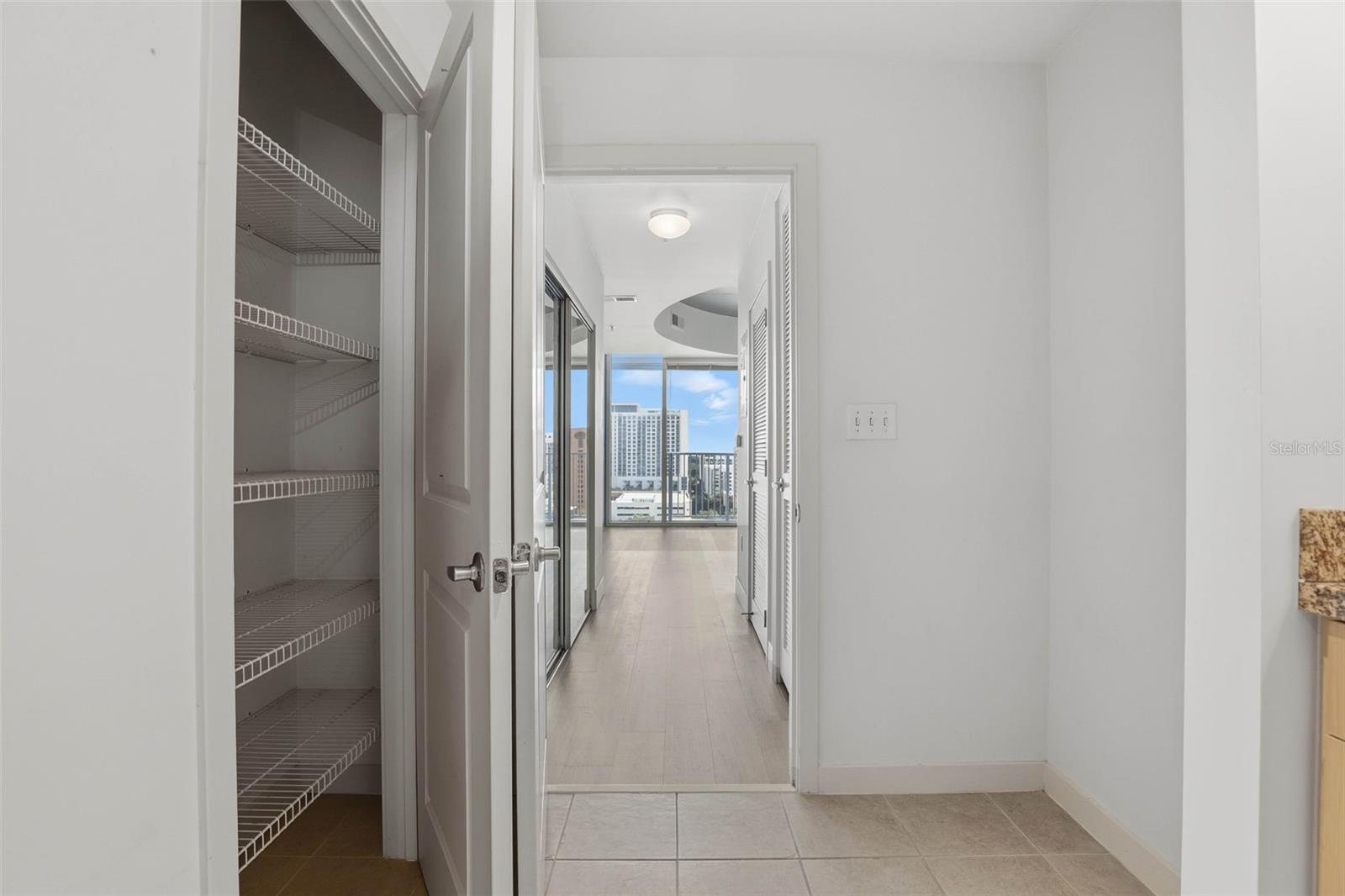 Image 14 of 24 For 155 Court Avenue 1103