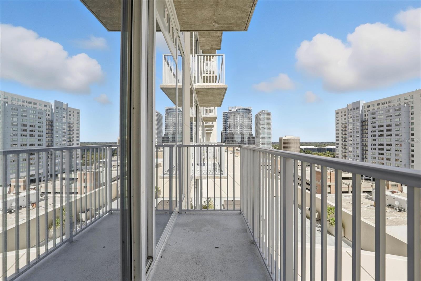 Image 18 of 24 For 155 Court Avenue 1103