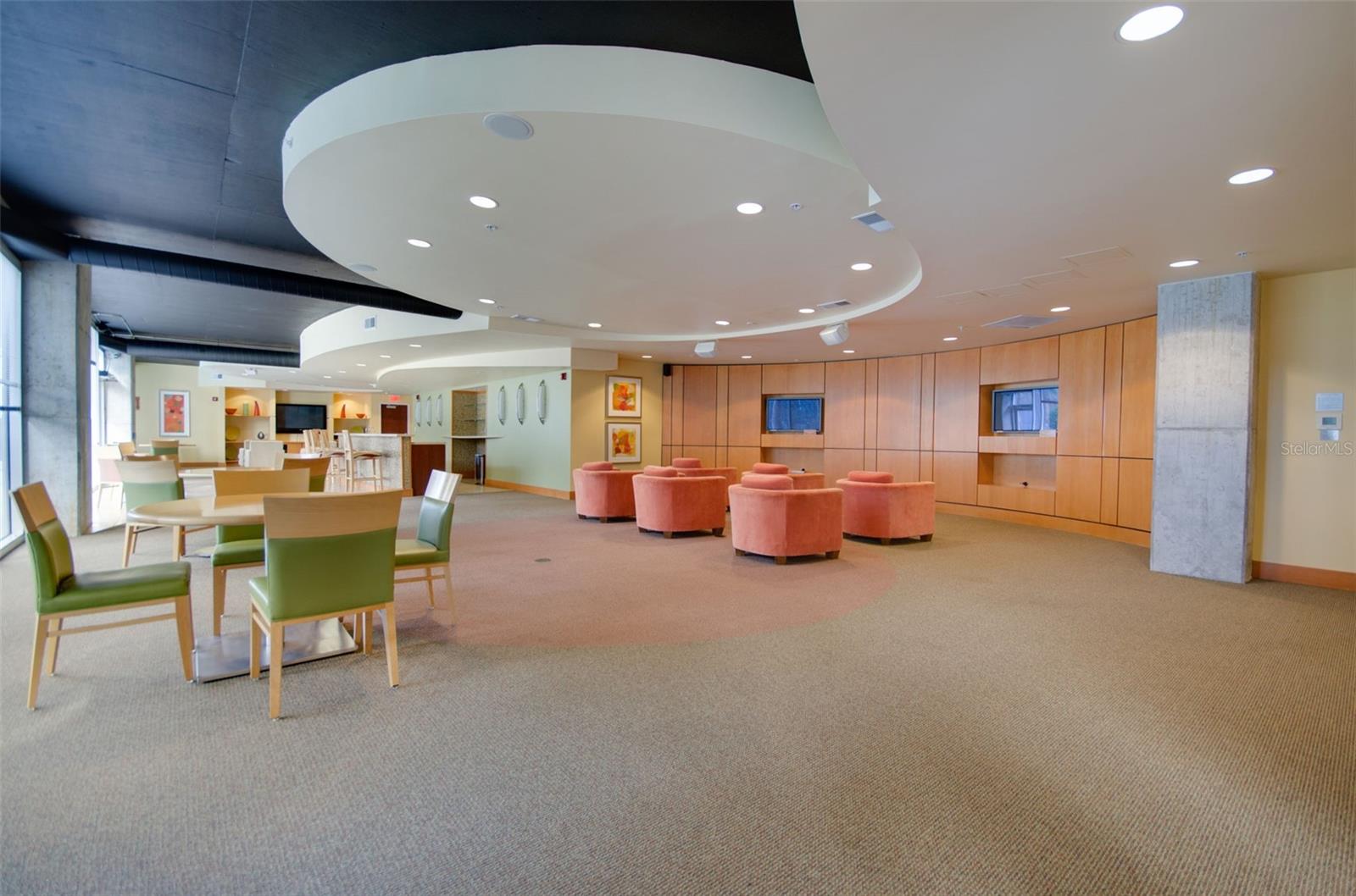 Image 22 of 24 For 155 Court Avenue 1103