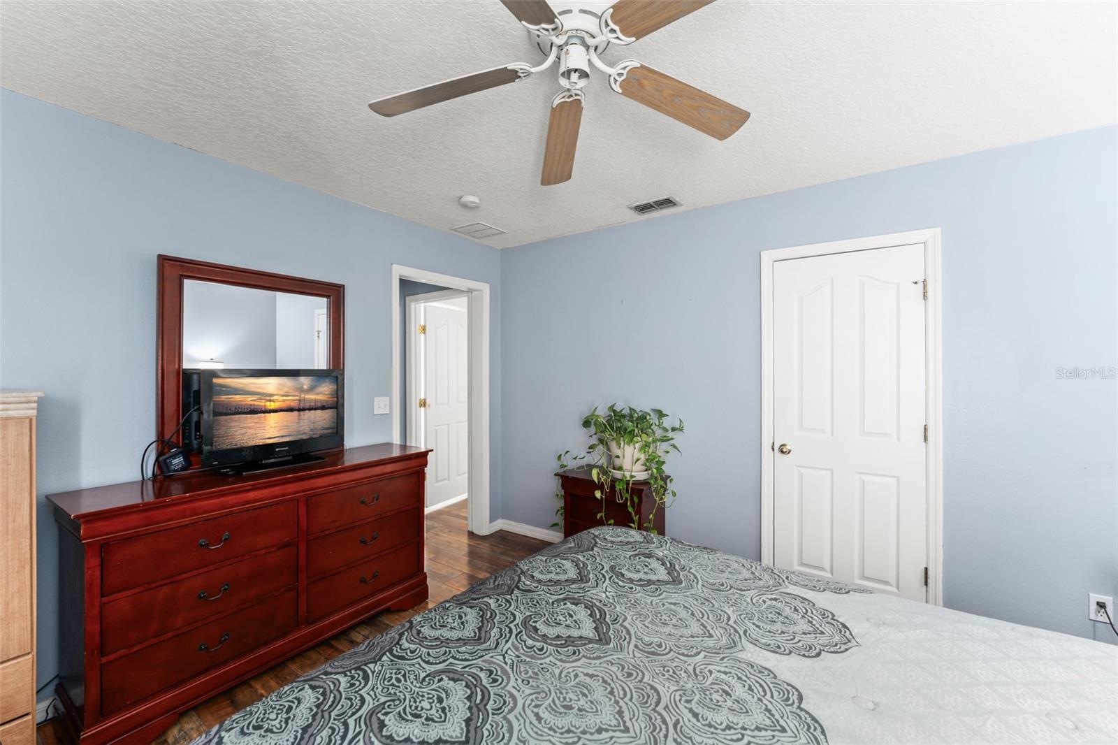 Image 43 of 58 For 16849 Sunrise Vista Drive