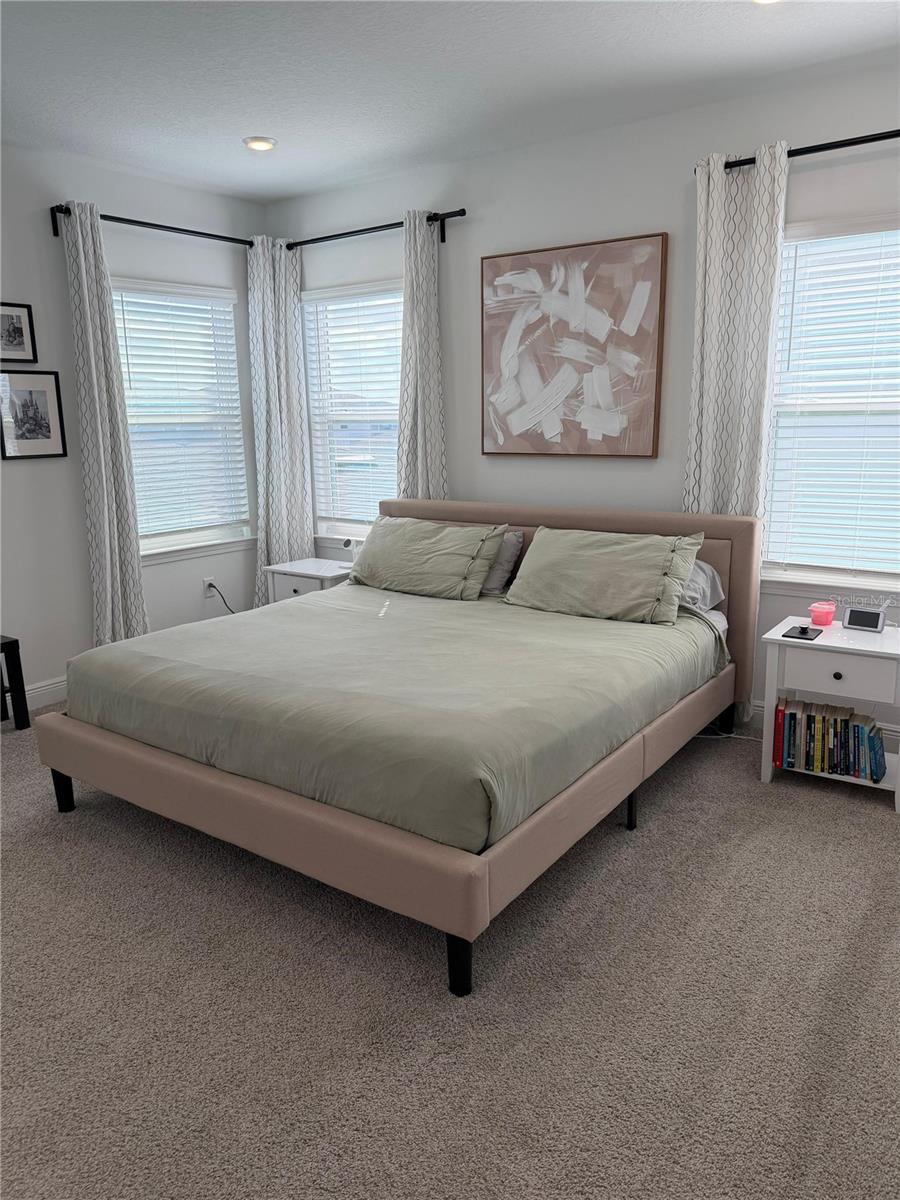 Image 14 of 33 For 16763 Hamlin Vista Alley