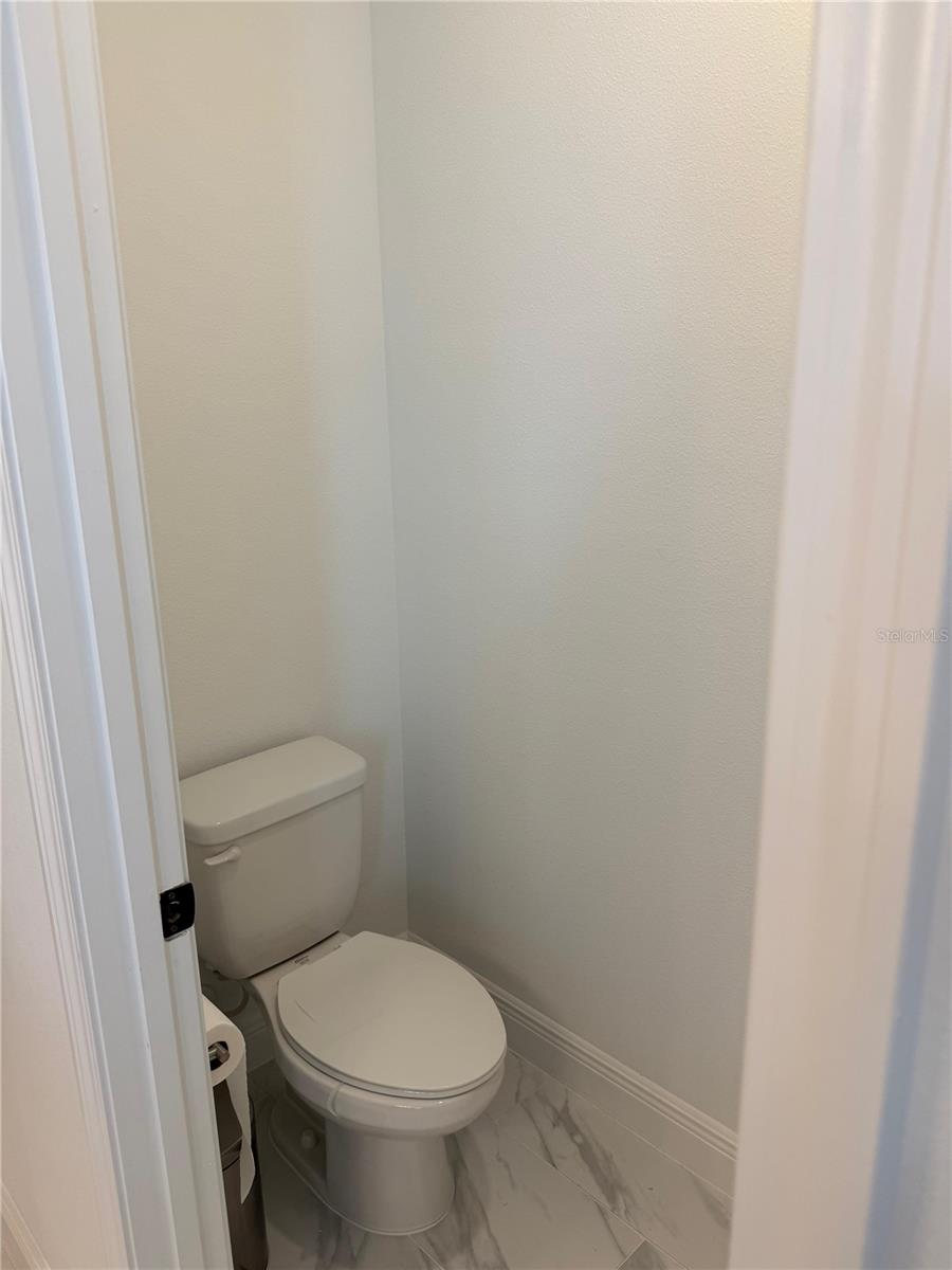 Image 19 of 33 For 16763 Hamlin Vista Alley