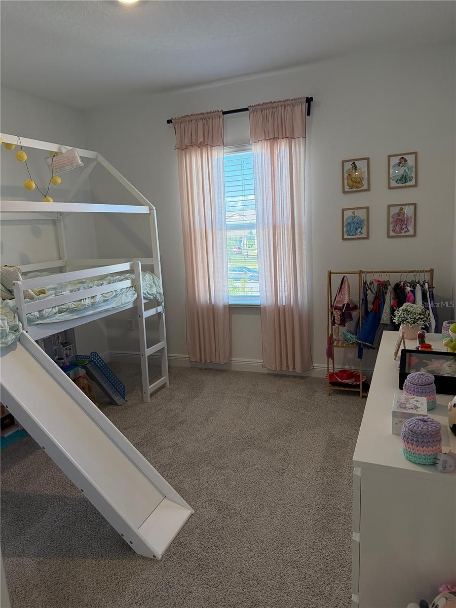 Image 24 of 33 For 16763 Hamlin Vista Alley