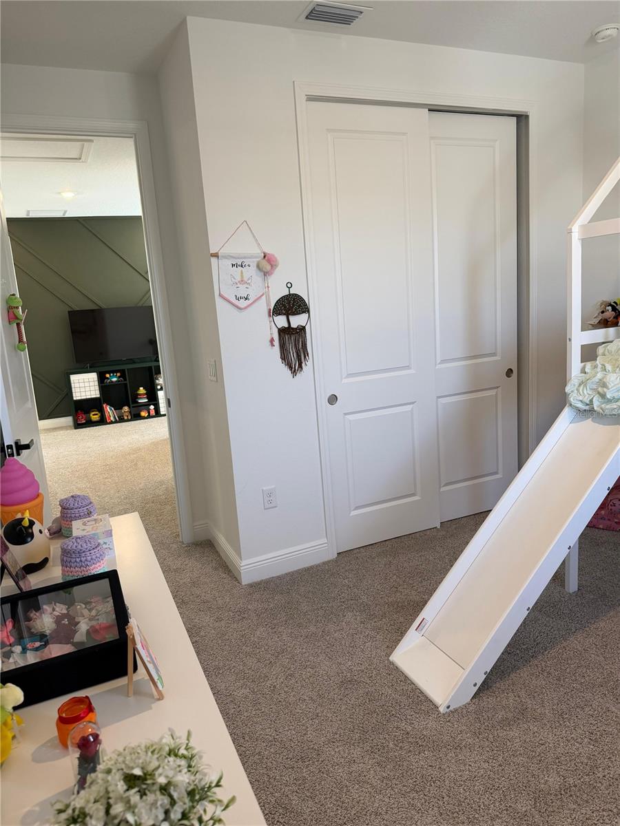 Image 25 of 33 For 16763 Hamlin Vista Alley