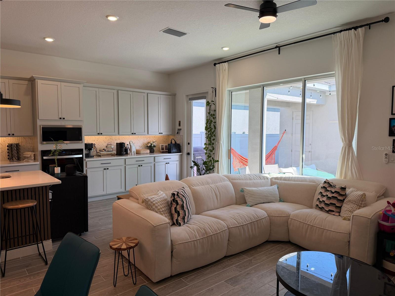 Image 3 of 33 For 16763 Hamlin Vista Alley