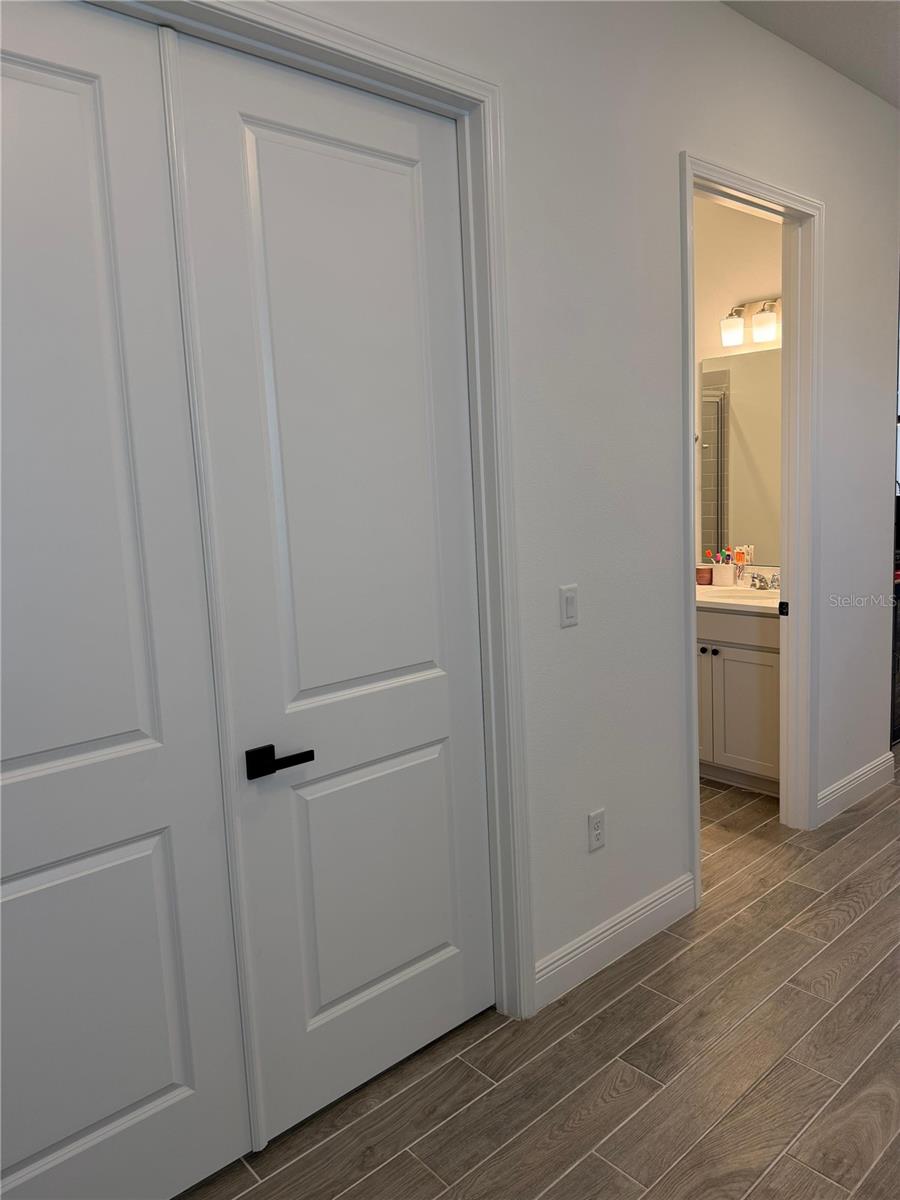 Image 30 of 33 For 16763 Hamlin Vista Alley