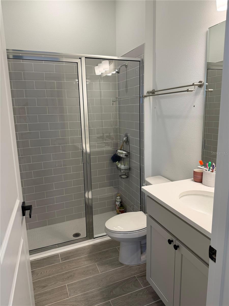 Image 31 of 33 For 16763 Hamlin Vista Alley