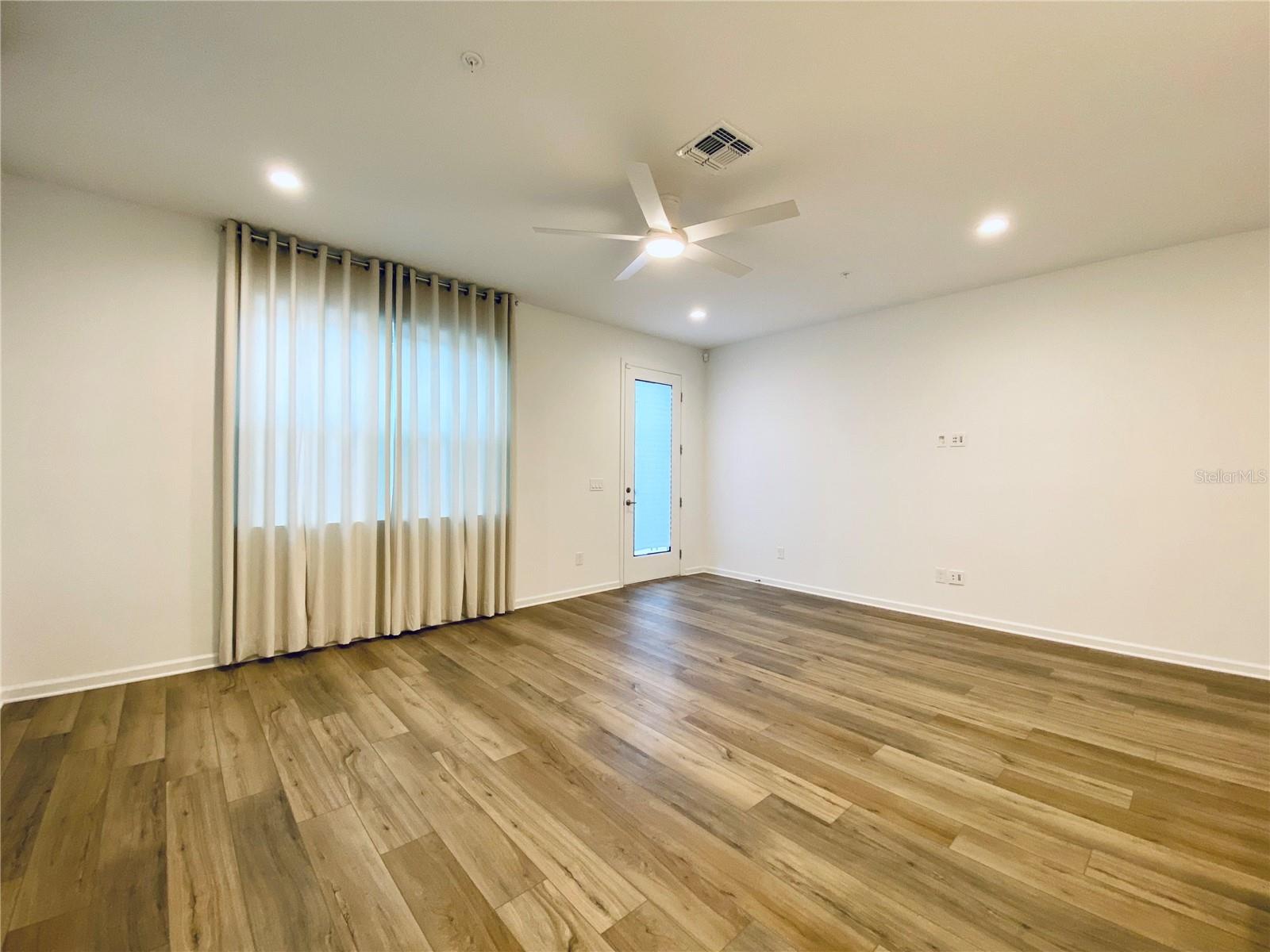 Image 3 of 37 For 1577 Pinecliff Drive
