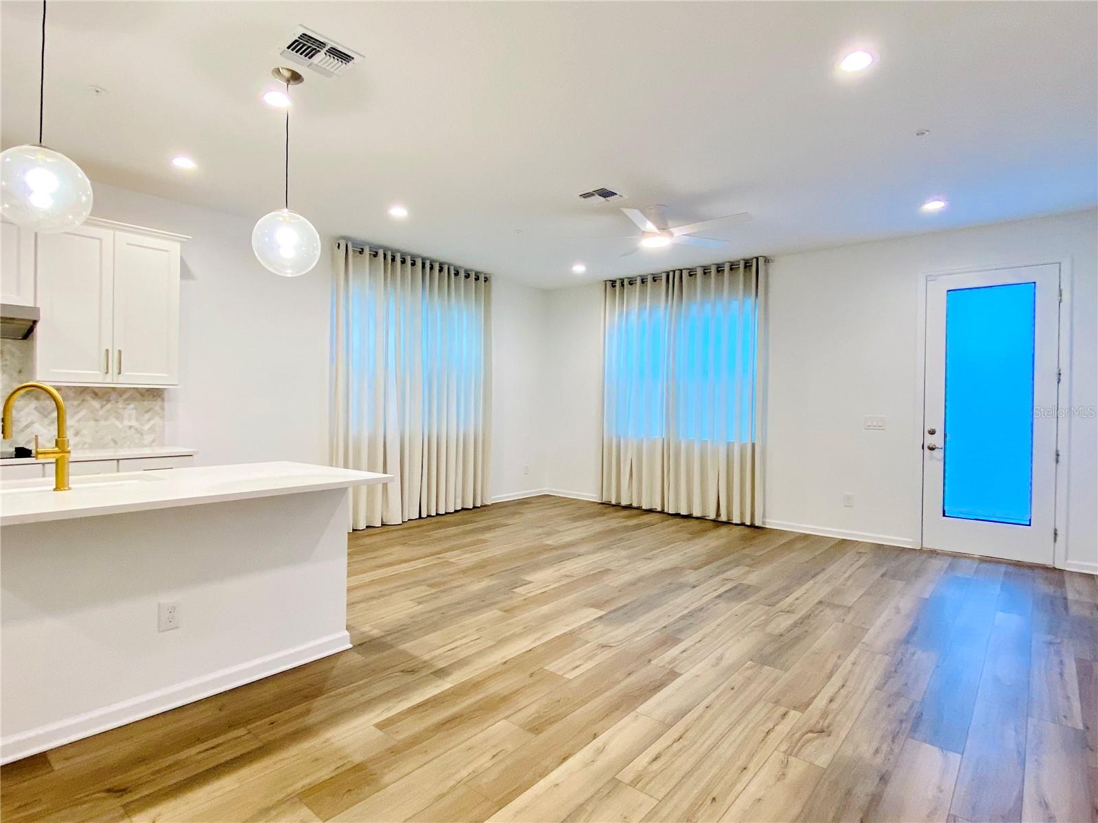 Image 4 of 37 For 1577 Pinecliff Drive