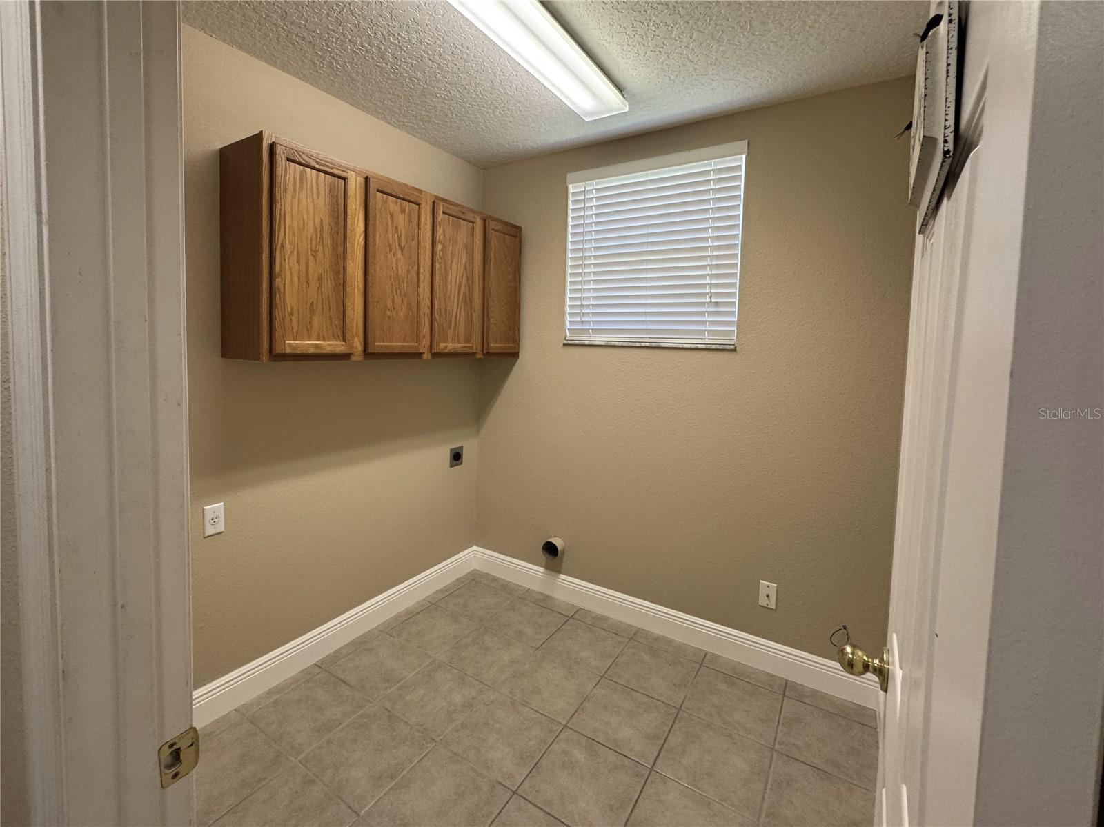 Image 10 of 19 For 5040 Walnut Ridge Drive