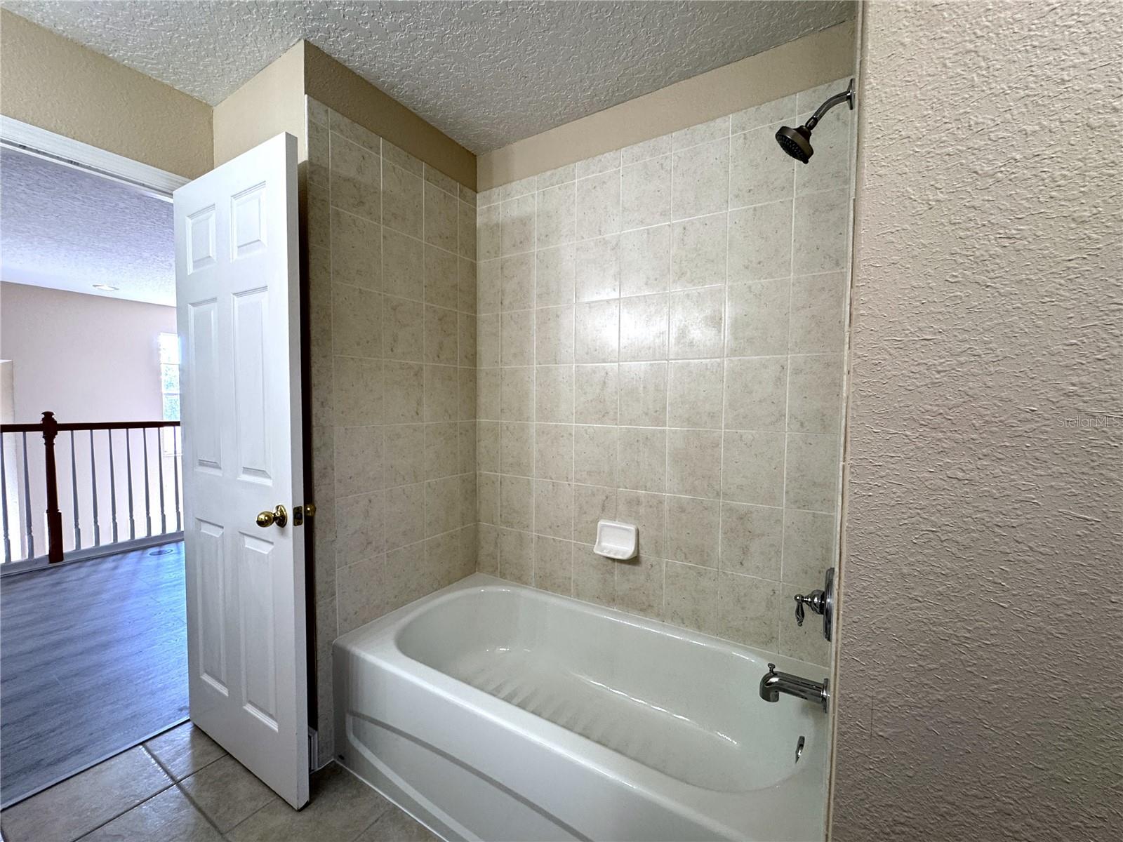 Image 16 of 19 For 5040 Walnut Ridge Drive
