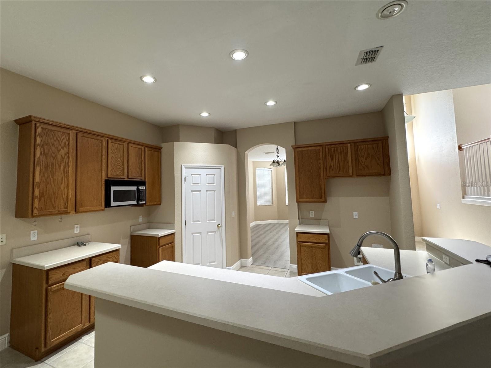 Image 5 of 19 For 5040 Walnut Ridge Drive