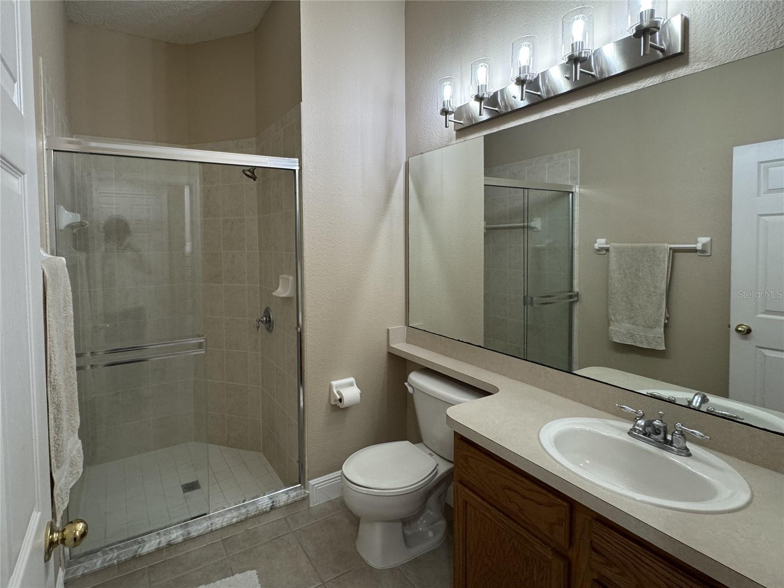 Image 8 of 19 For 5040 Walnut Ridge Drive
