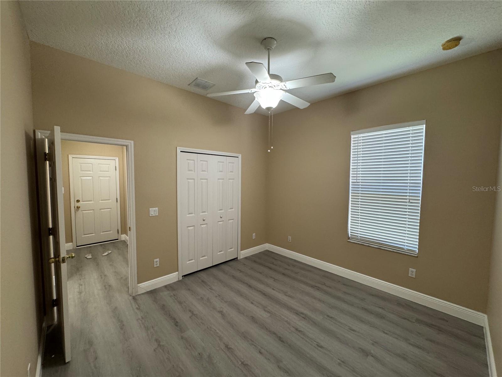 Image 9 of 19 For 5040 Walnut Ridge Drive