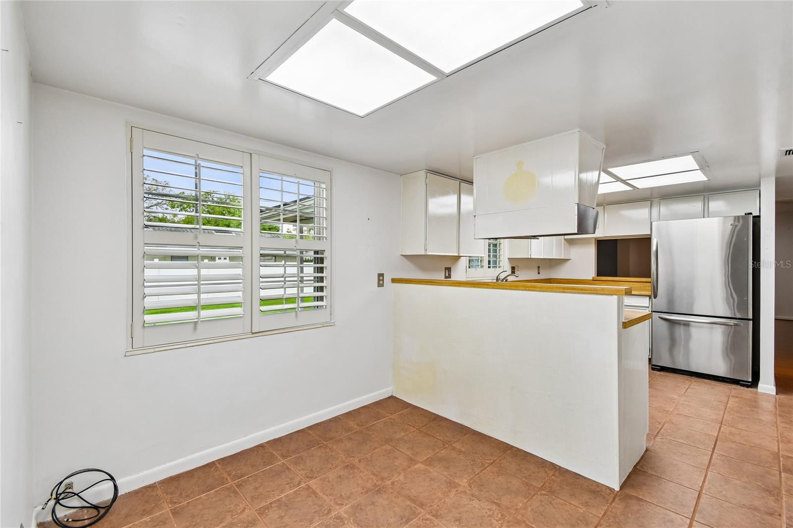 Image 12 of 23 For 661 Selkirk Drive