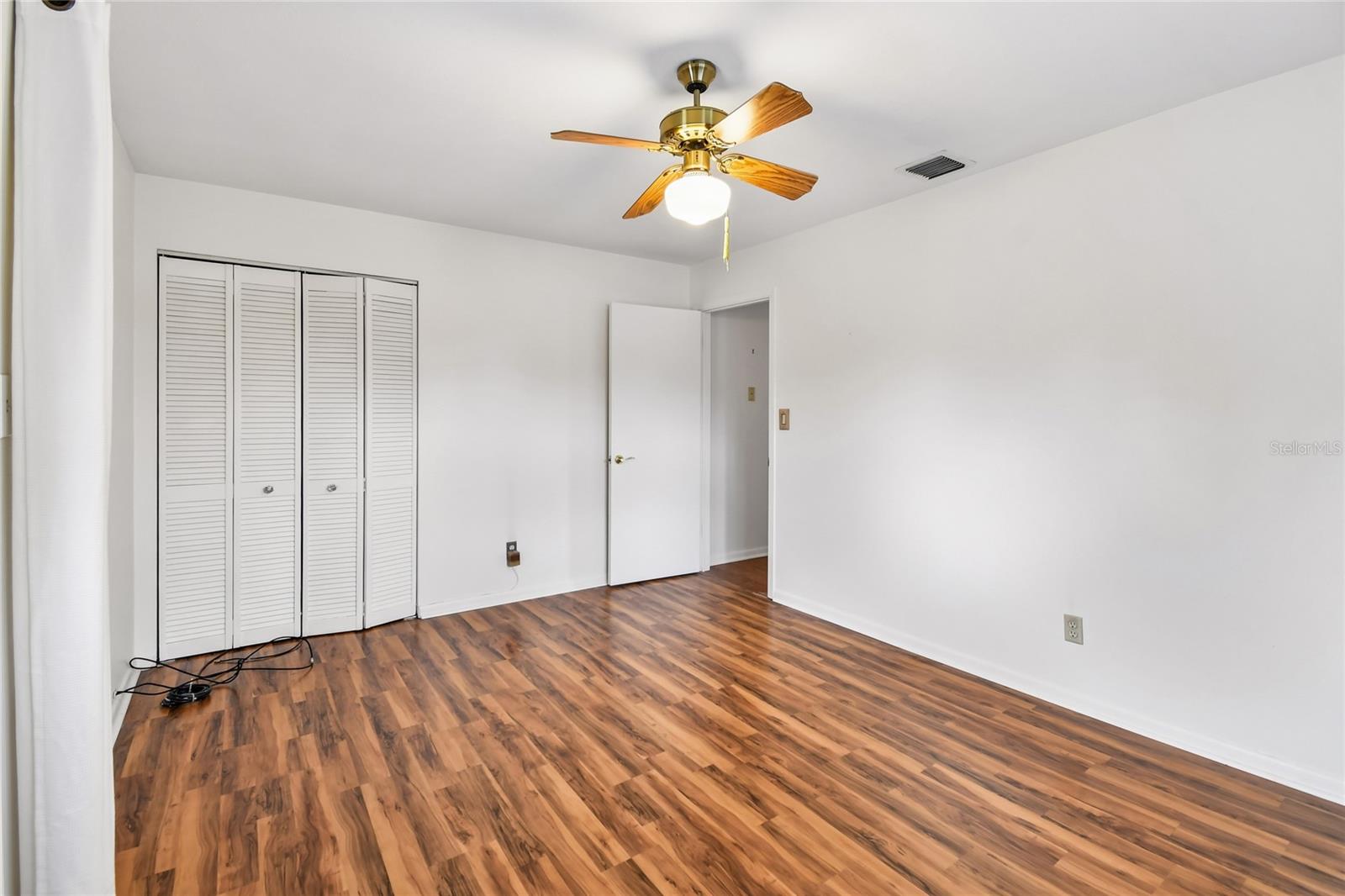 Image 14 of 23 For 661 Selkirk Drive