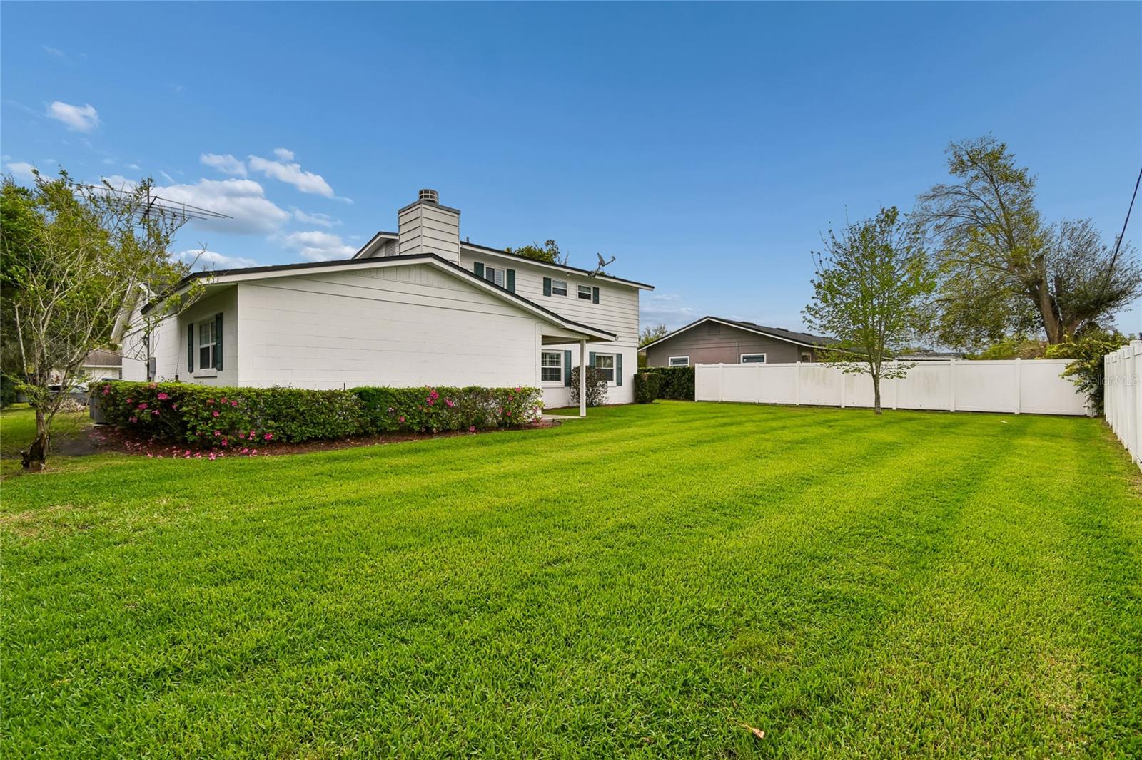 Image 17 of 23 For 661 Selkirk Drive