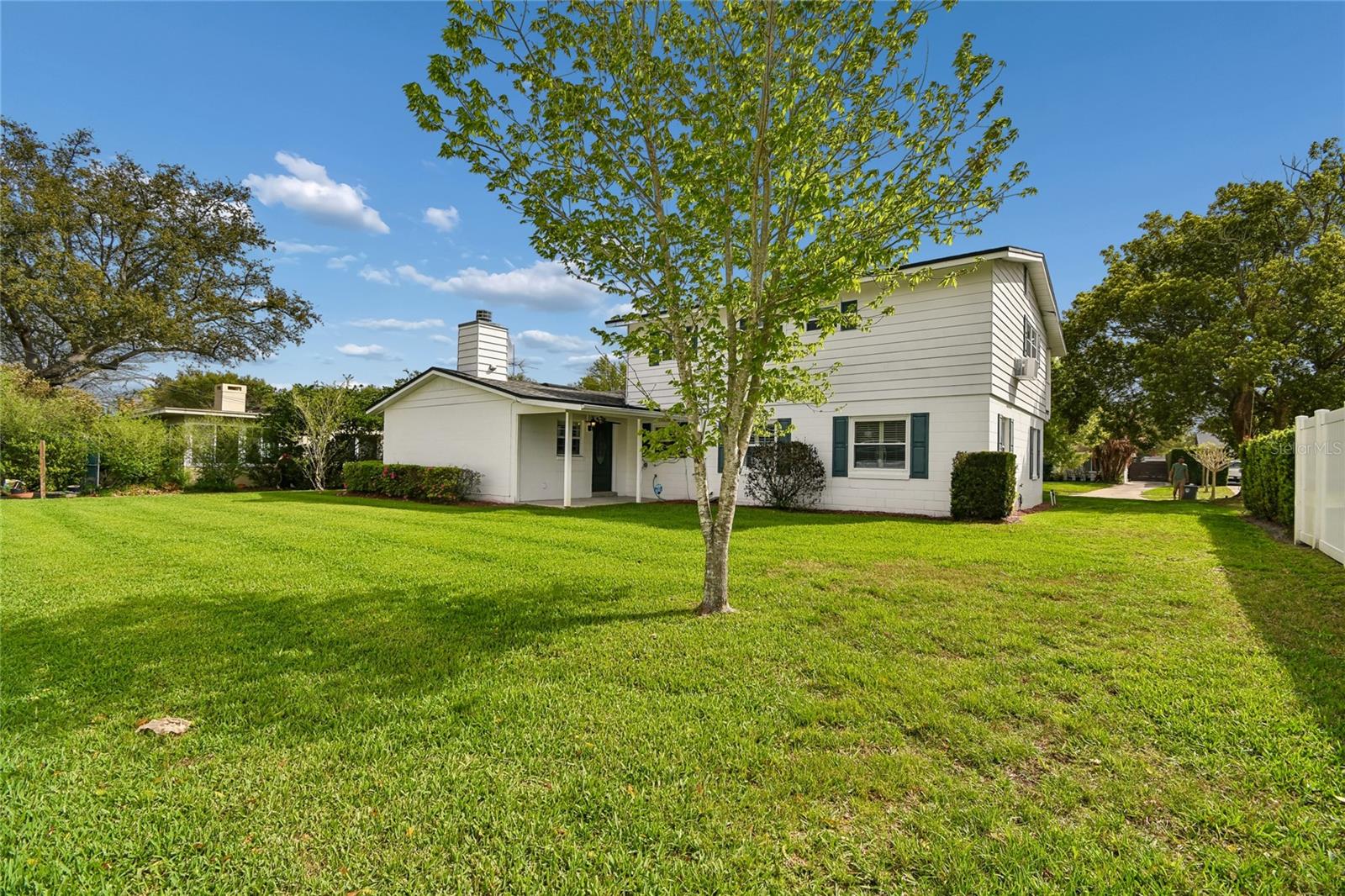 Image 18 of 23 For 661 Selkirk Drive