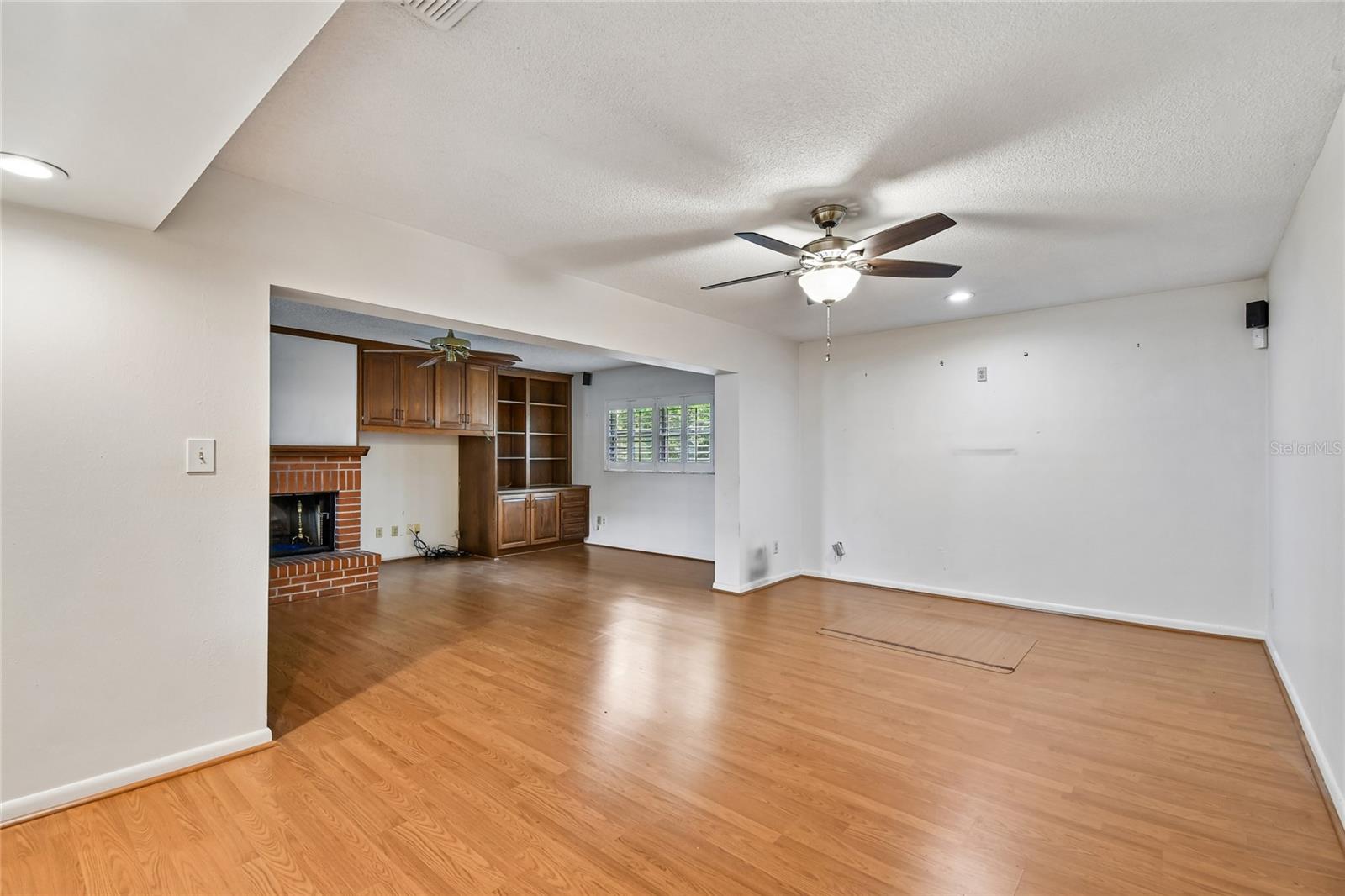 Image 9 of 23 For 661 Selkirk Drive