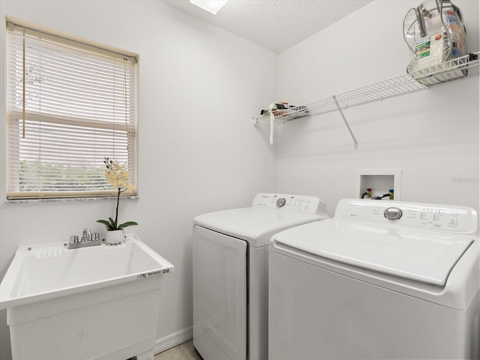 Image 22 of 27 For 2012 Darlin Circle