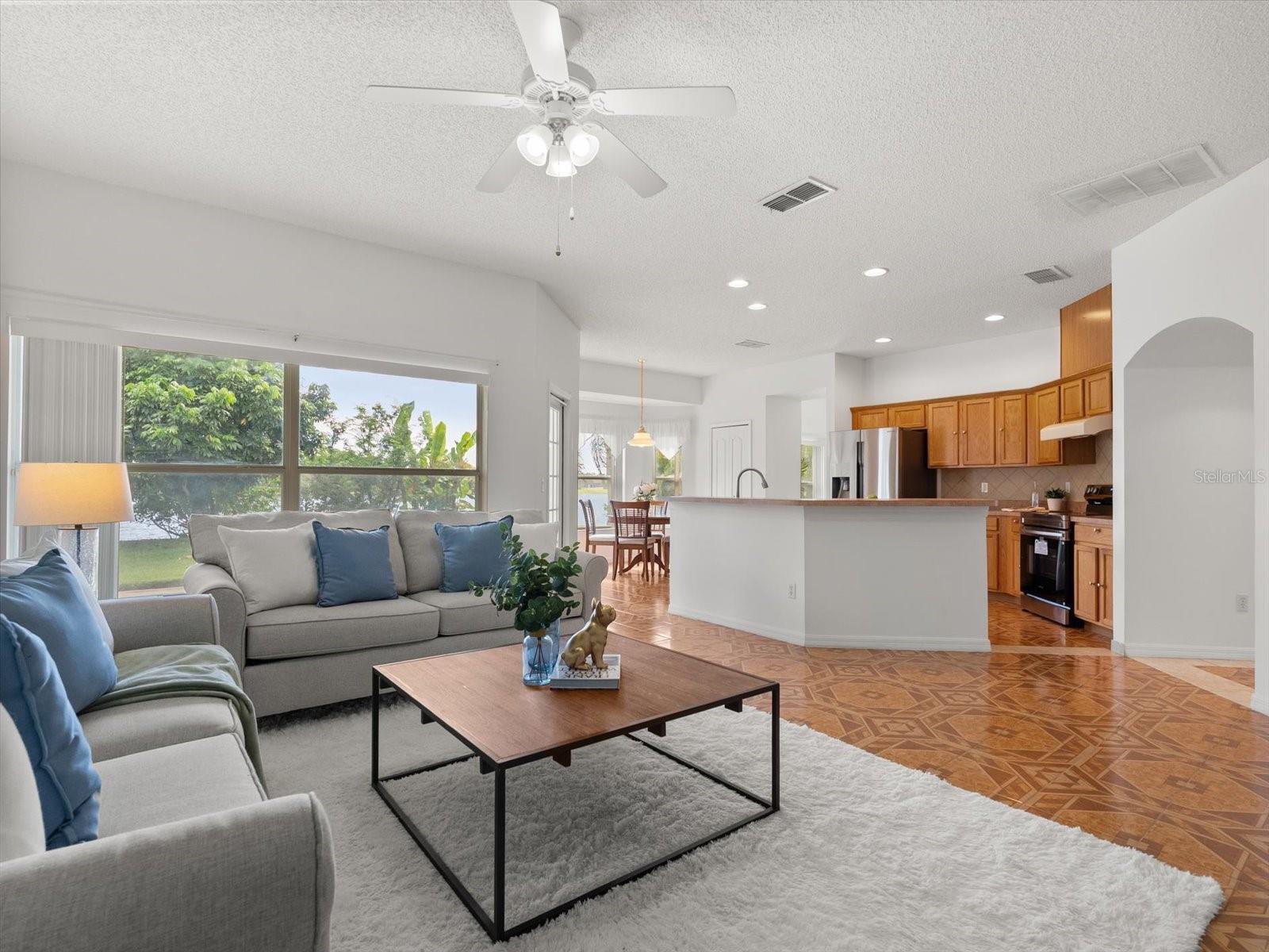 Image 7 of 27 For 2012 Darlin Circle