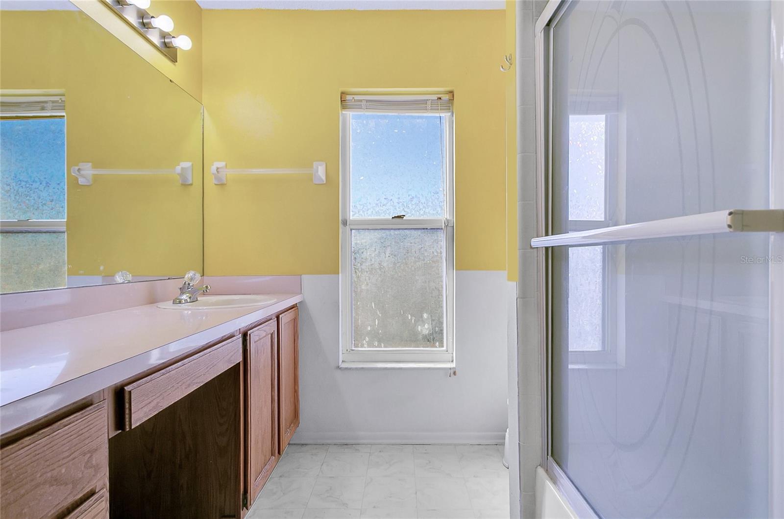 Image 13 of 25 For 2945 Pembridge Street