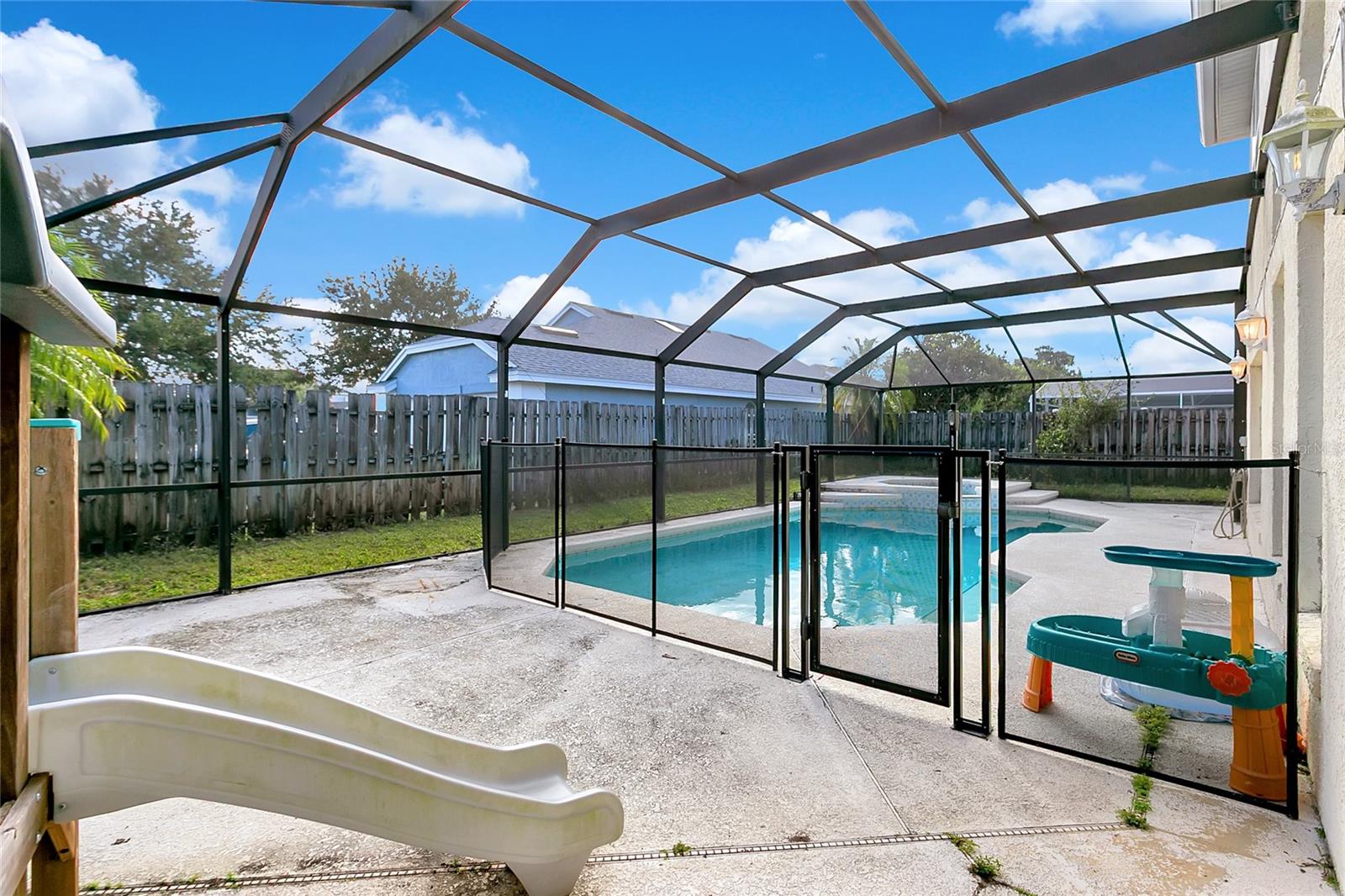 Image 21 of 25 For 2945 Pembridge Street