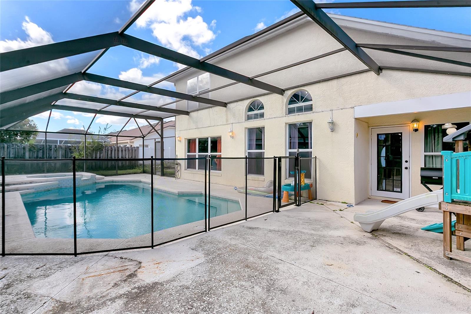 Image 22 of 25 For 2945 Pembridge Street