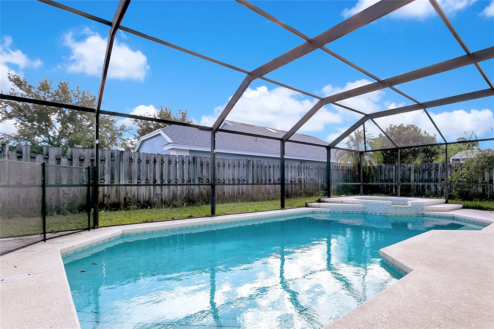 Image 23 of 25 For 2945 Pembridge Street