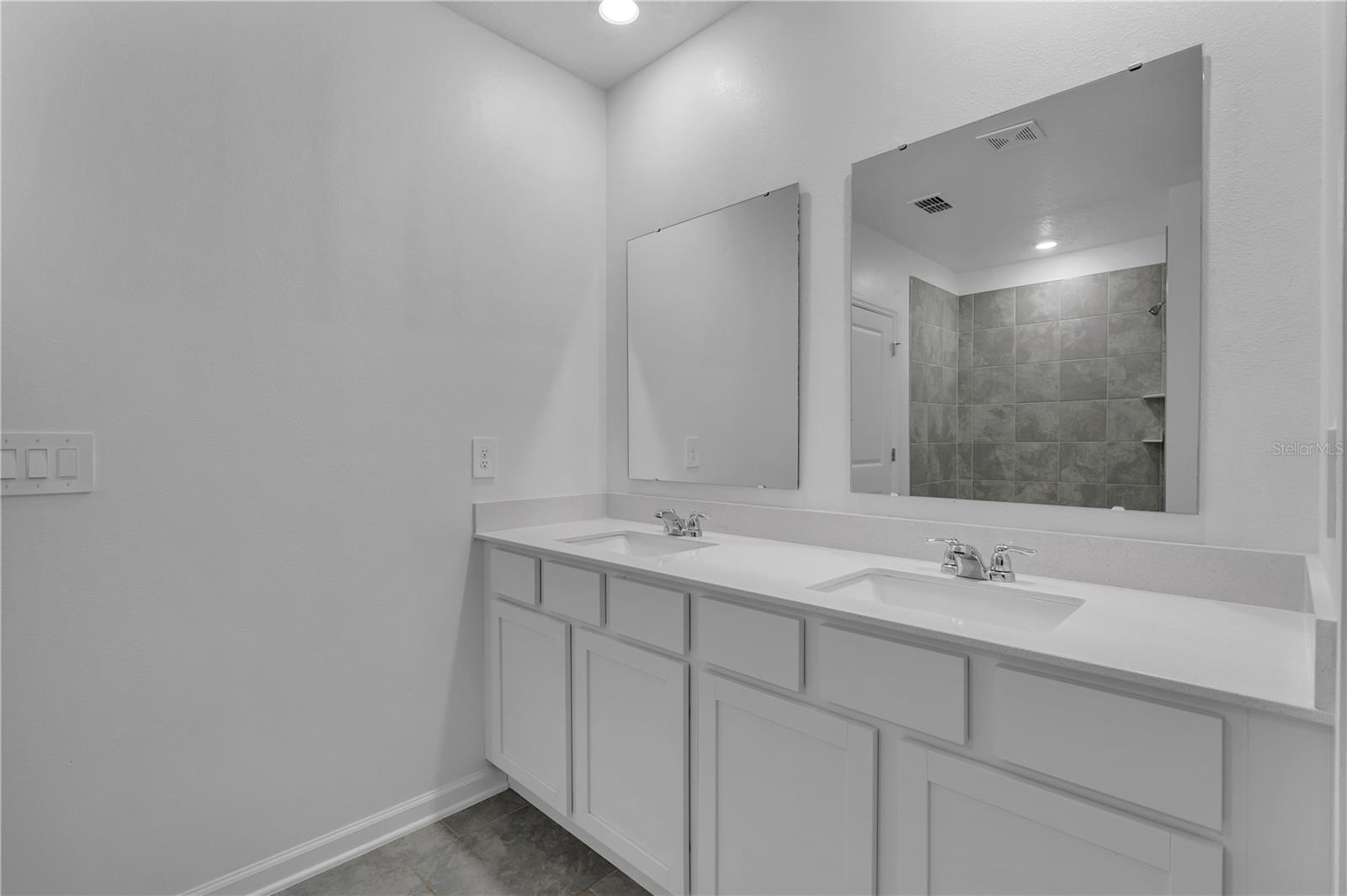 Image 34 of 45 For 4847 Edensbridge Lane