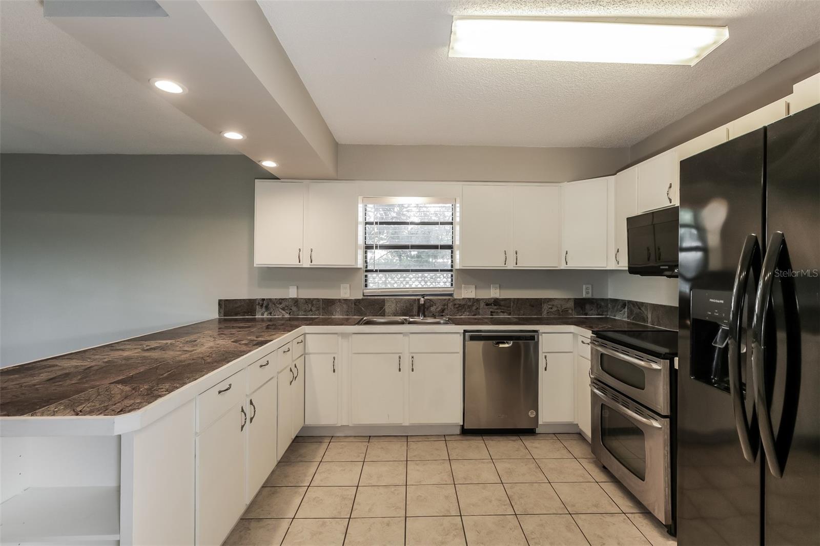 Image 7 of 22 For 3531 Raintree Court