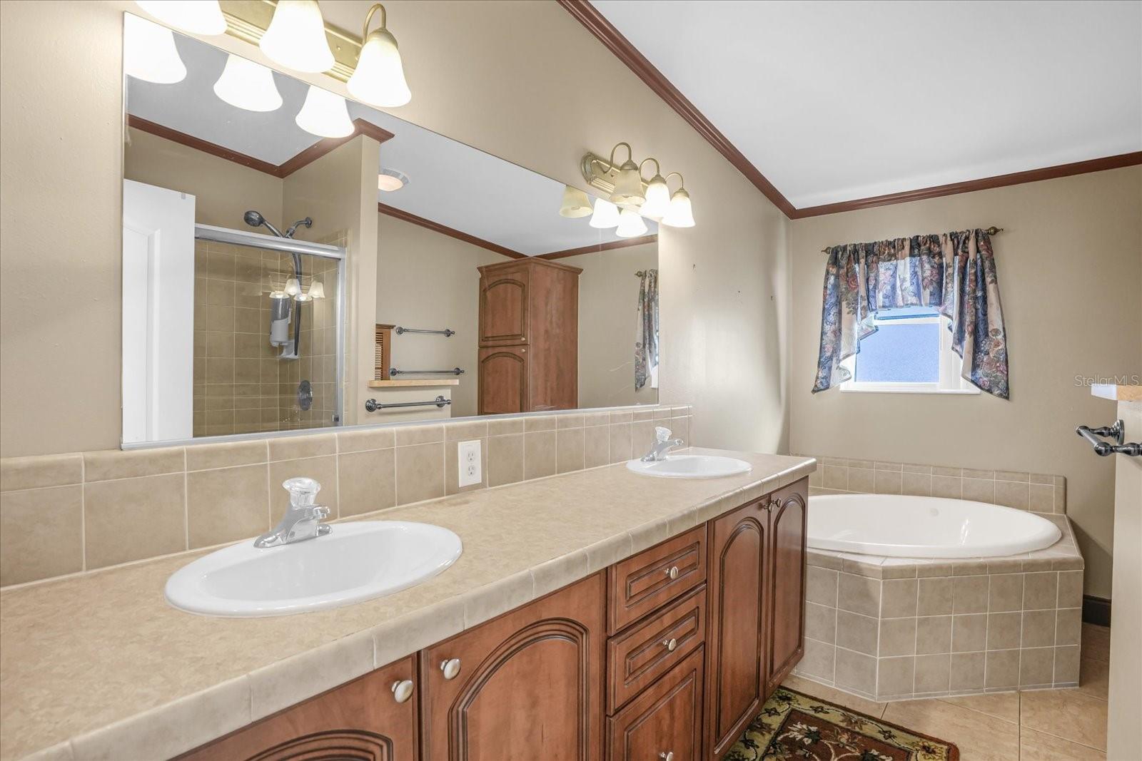 Image 10 of 51 For 4017 Myrtle Oak Court 841