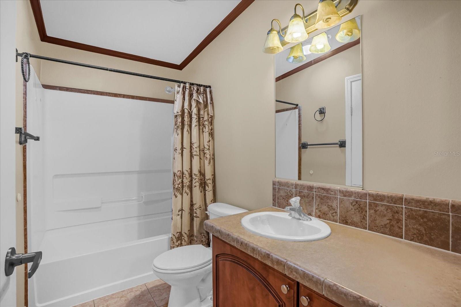 Image 15 of 51 For 4017 Myrtle Oak Court 841
