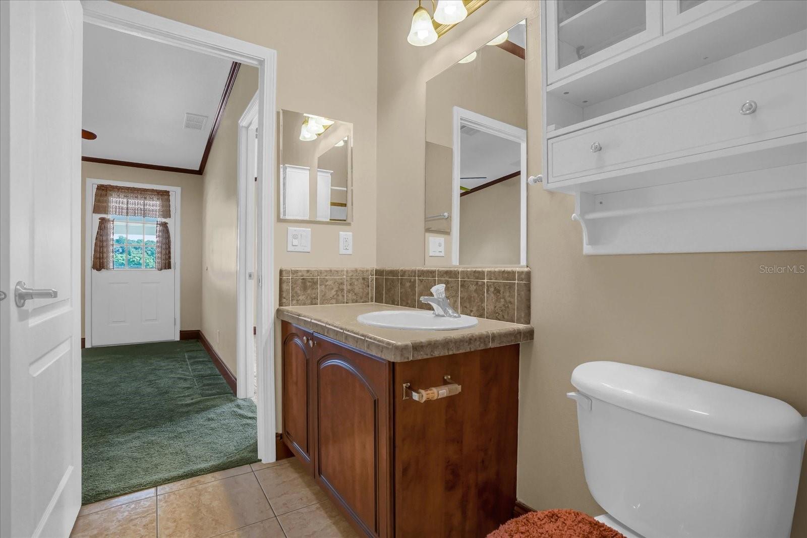Image 19 of 51 For 4017 Myrtle Oak Court 841