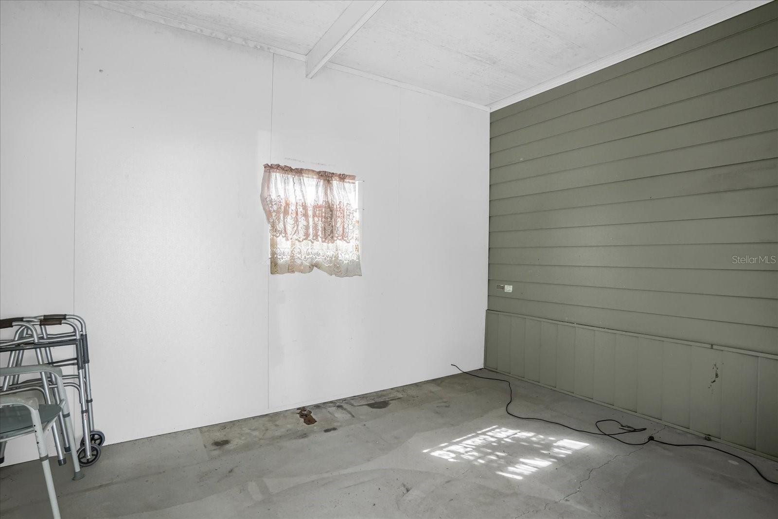 Image 31 of 51 For 4017 Myrtle Oak Court 841