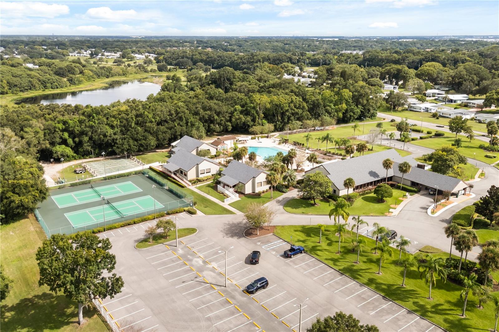 Image 41 of 51 For 4017 Myrtle Oak Court 841