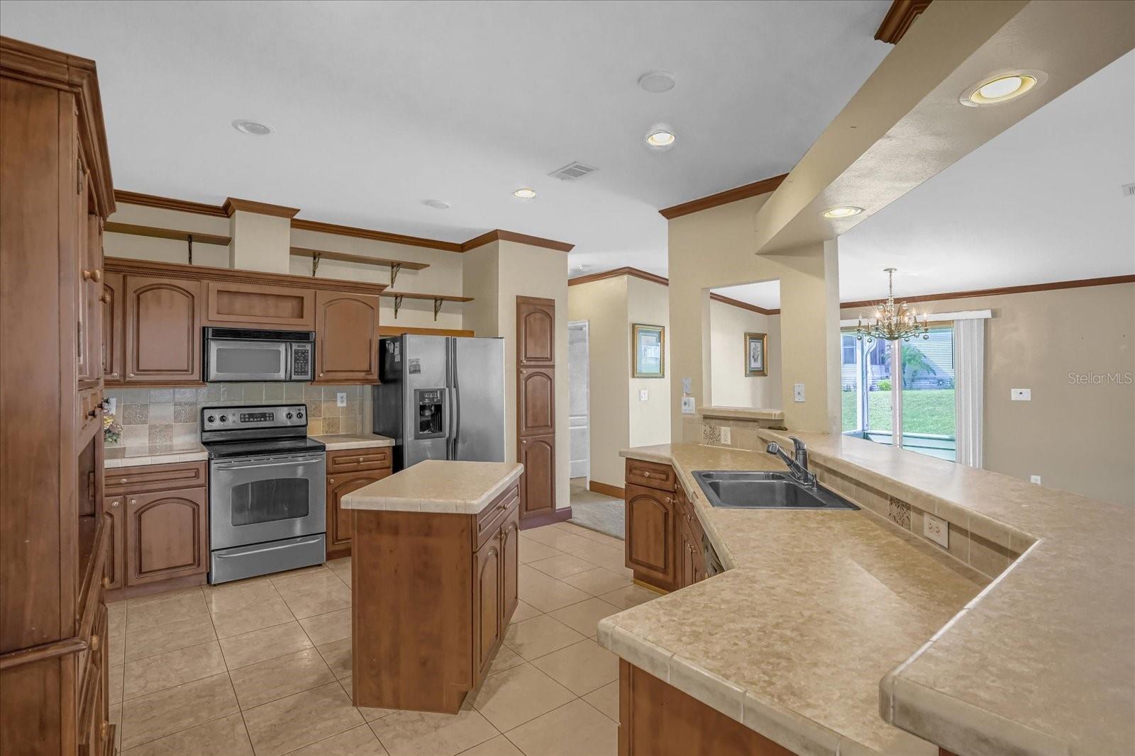 Image 5 of 51 For 4017 Myrtle Oak Court 841