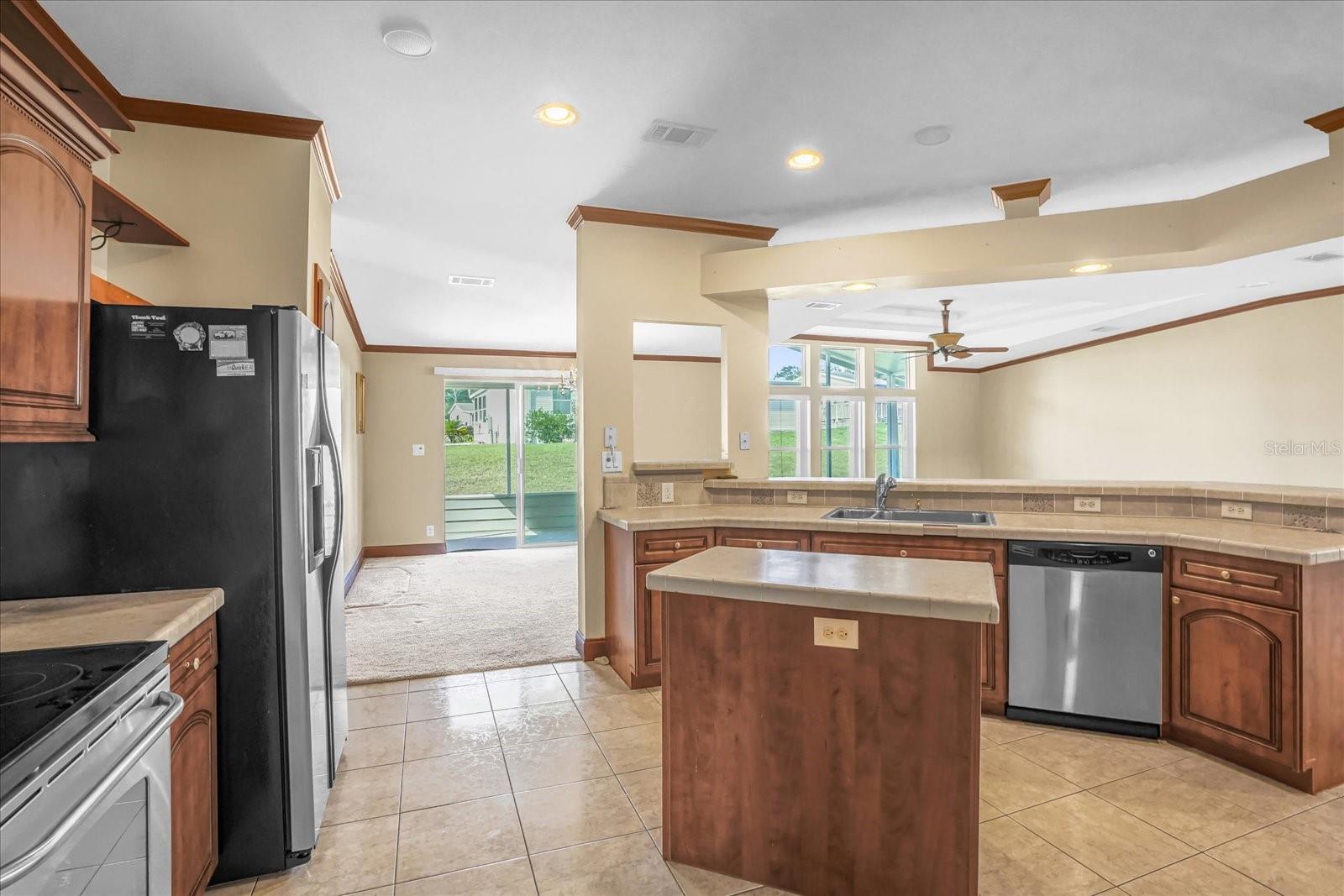 Image 7 of 51 For 4017 Myrtle Oak Court 841