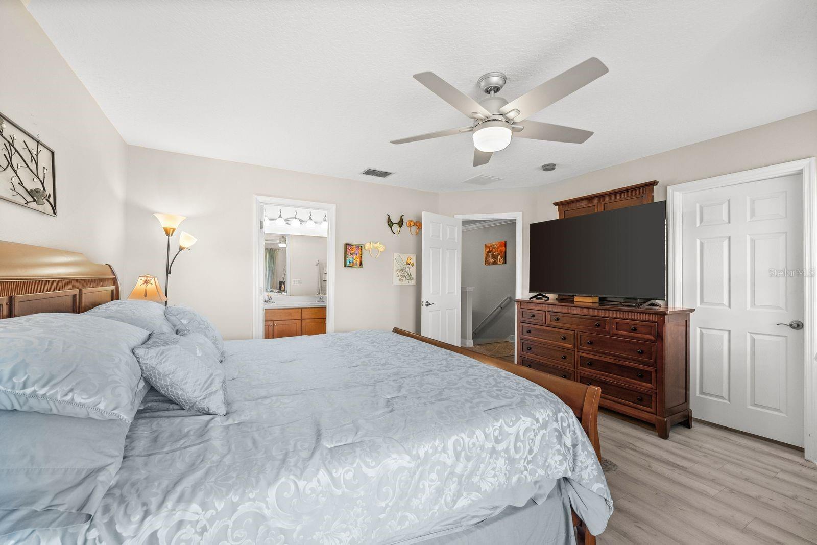 Image 17 of 36 For 827 Assembly Court