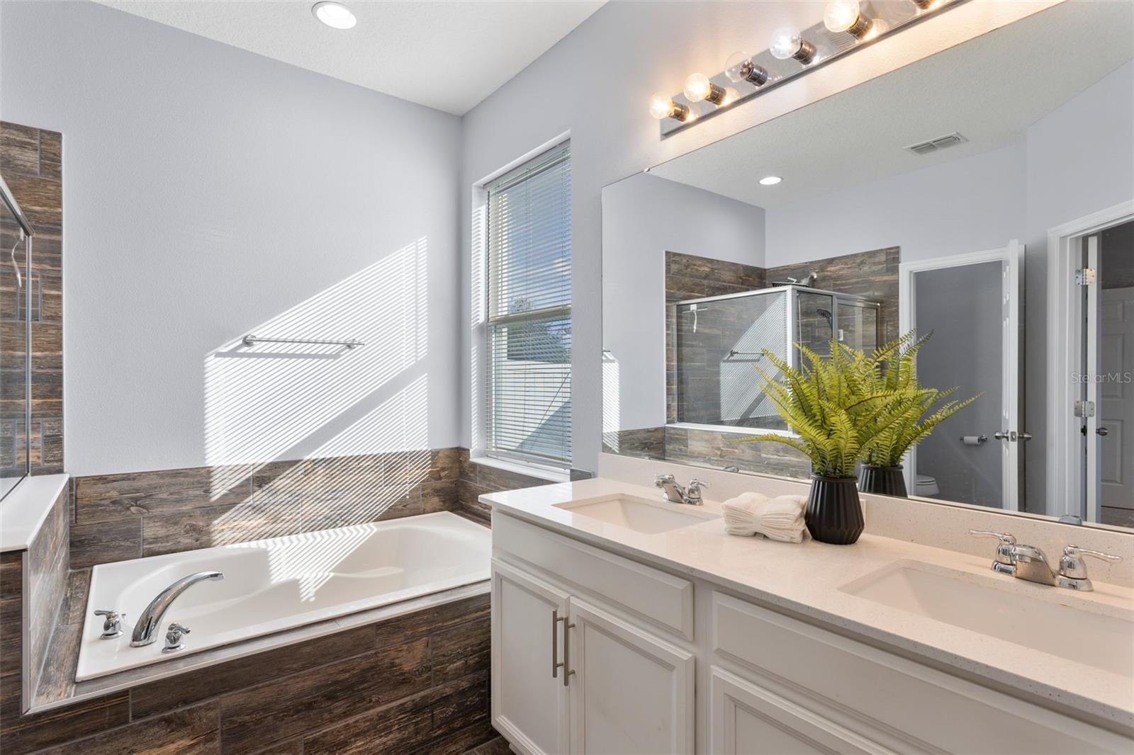 Image 21 of 31 For 709 Bay Bridge Circle