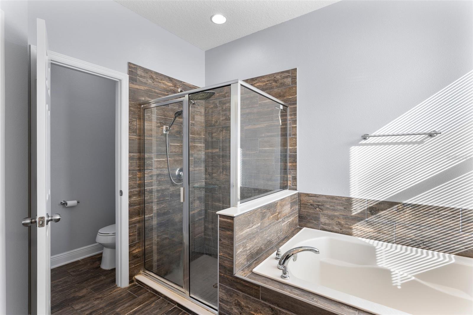 Image 22 of 31 For 709 Bay Bridge Circle