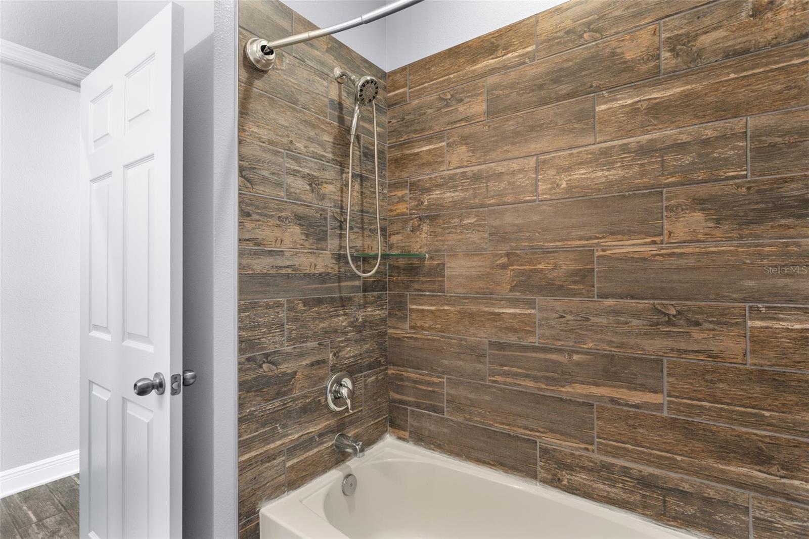 Image 6 of 31 For 709 Bay Bridge Circle