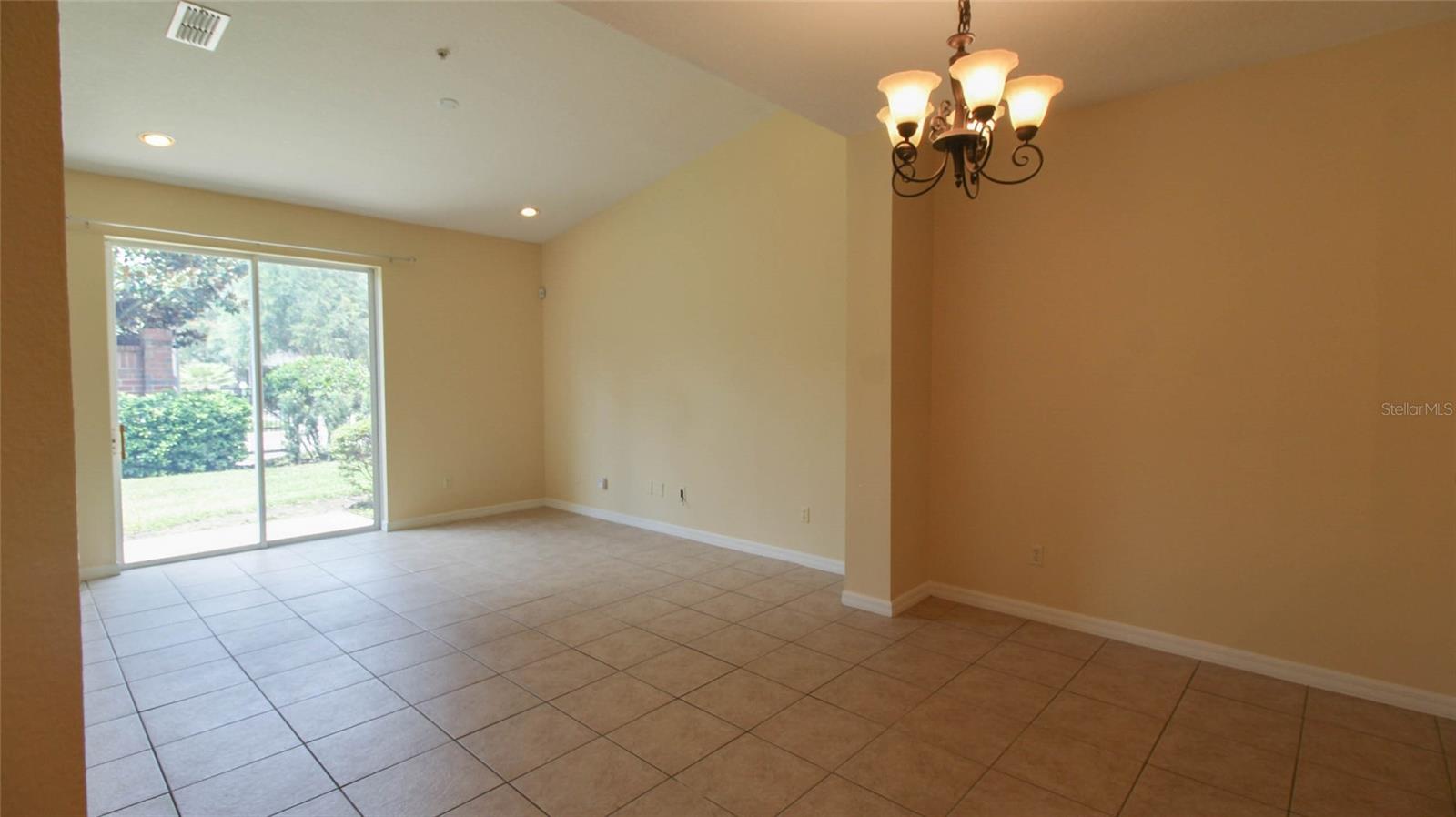 Image 15 of 23 For 952 Davenwood Court