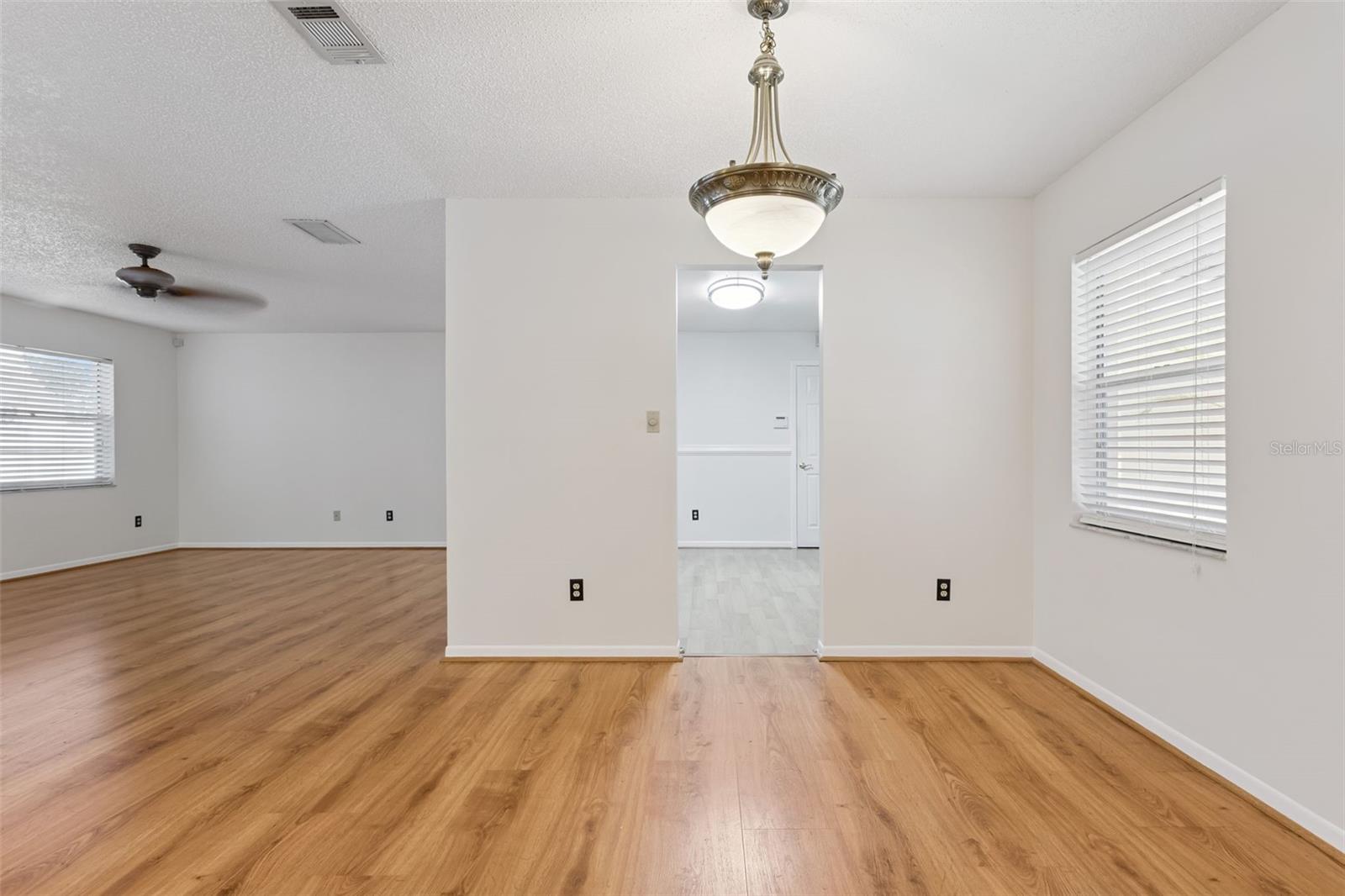 Image 11 of 48 For 1513 Leopard Ct