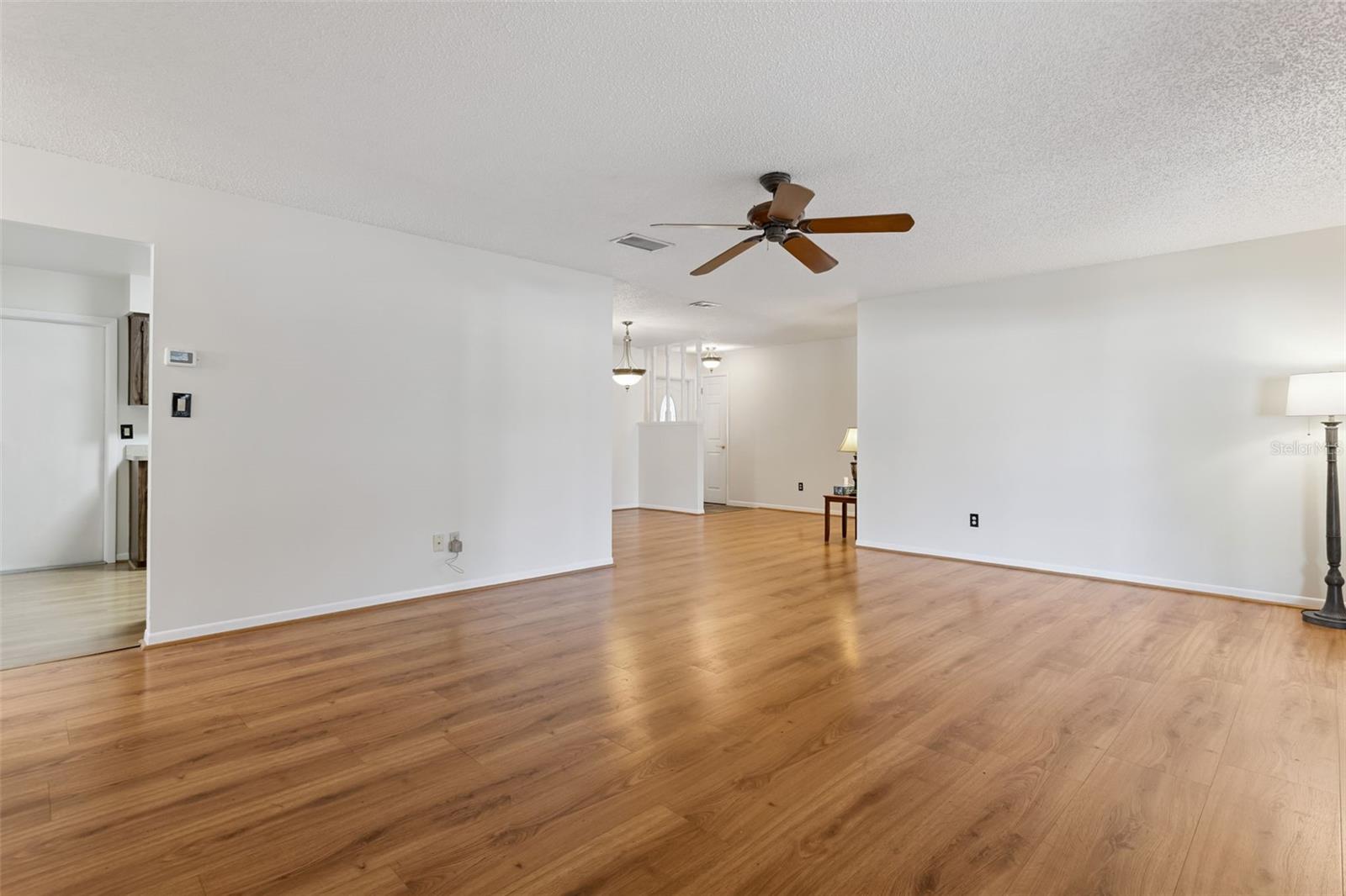 Image 5 of 48 For 1513 Leopard Ct