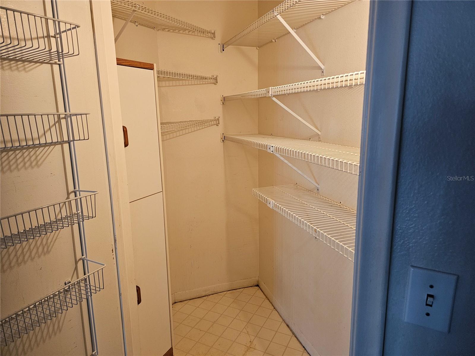 Image 6 of 13 For 3908 Atrium Drive L5