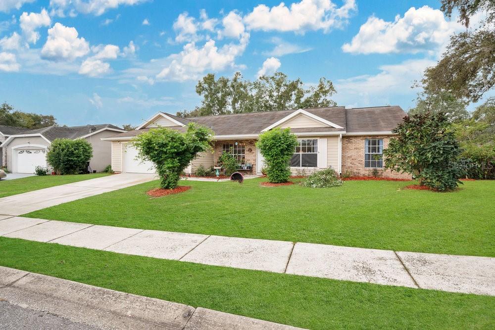 Image 2 of 29 For 928 Royal Oaks Drive