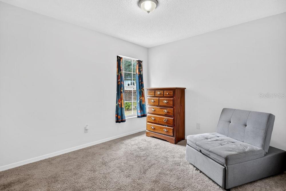 Image 21 of 29 For 928 Royal Oaks Drive